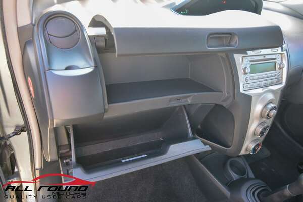 2005 Toyota YARIS YR NCP90R