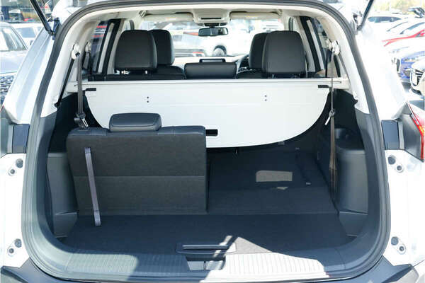 2022 Nissan X-TRAIL ST-L T33