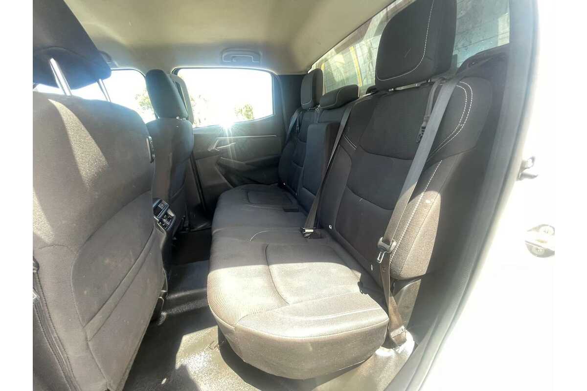 2022 Isuzu D-MAX LS-M