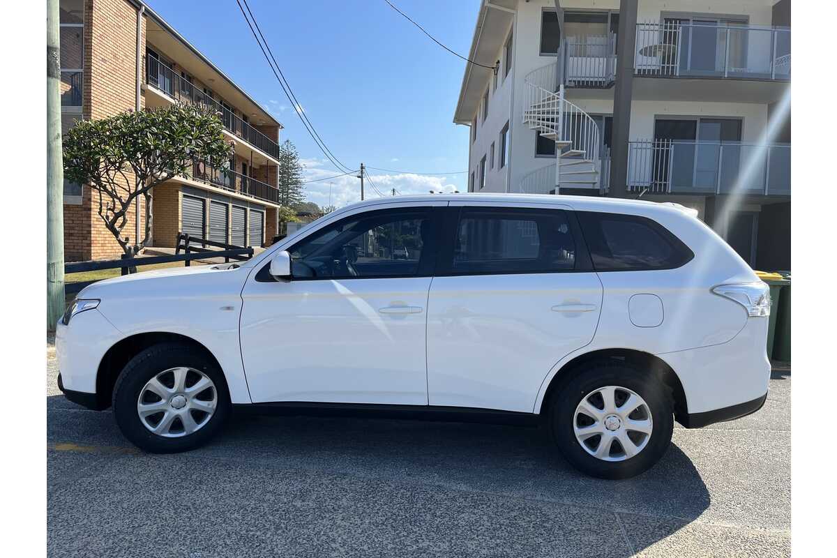 2013 Mitsubishi Outlander ES 4WD ZJ MY13