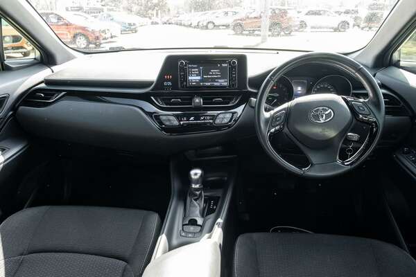 2018 Toyota C-HR  NGX50R