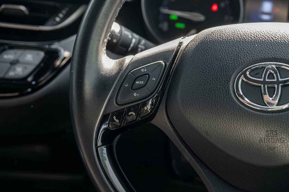 2018 Toyota C-HR  NGX50R