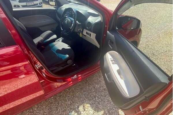 2014 Mitsubishi Mirage ES LA