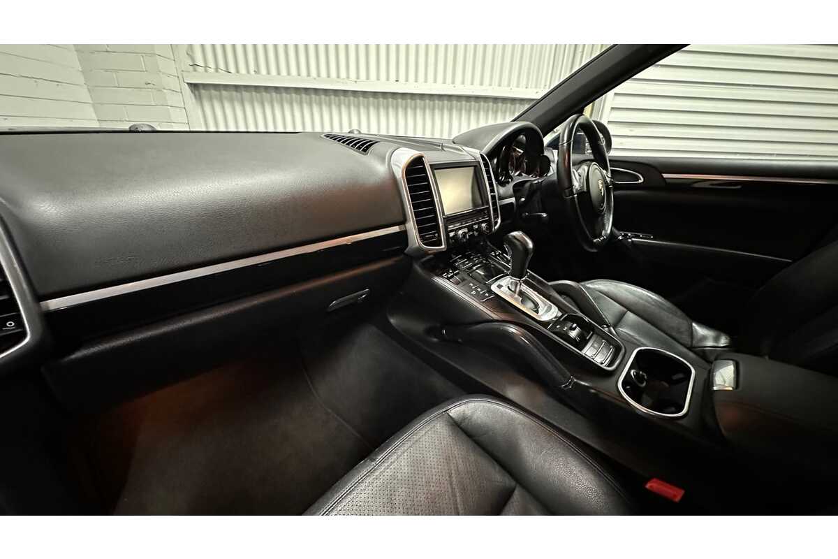 2011 Porsche Cayenne Tiptronic 92A MY11