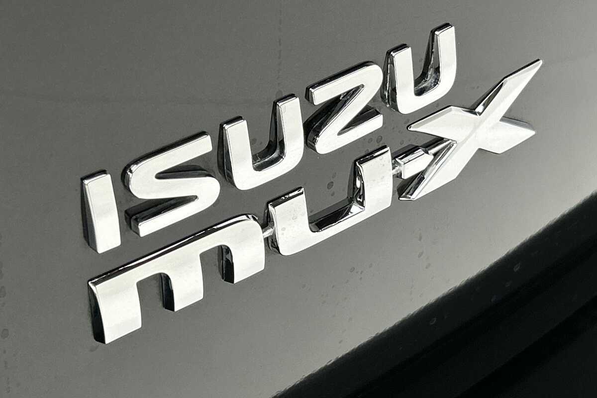 2017 Isuzu MU-X LS-T