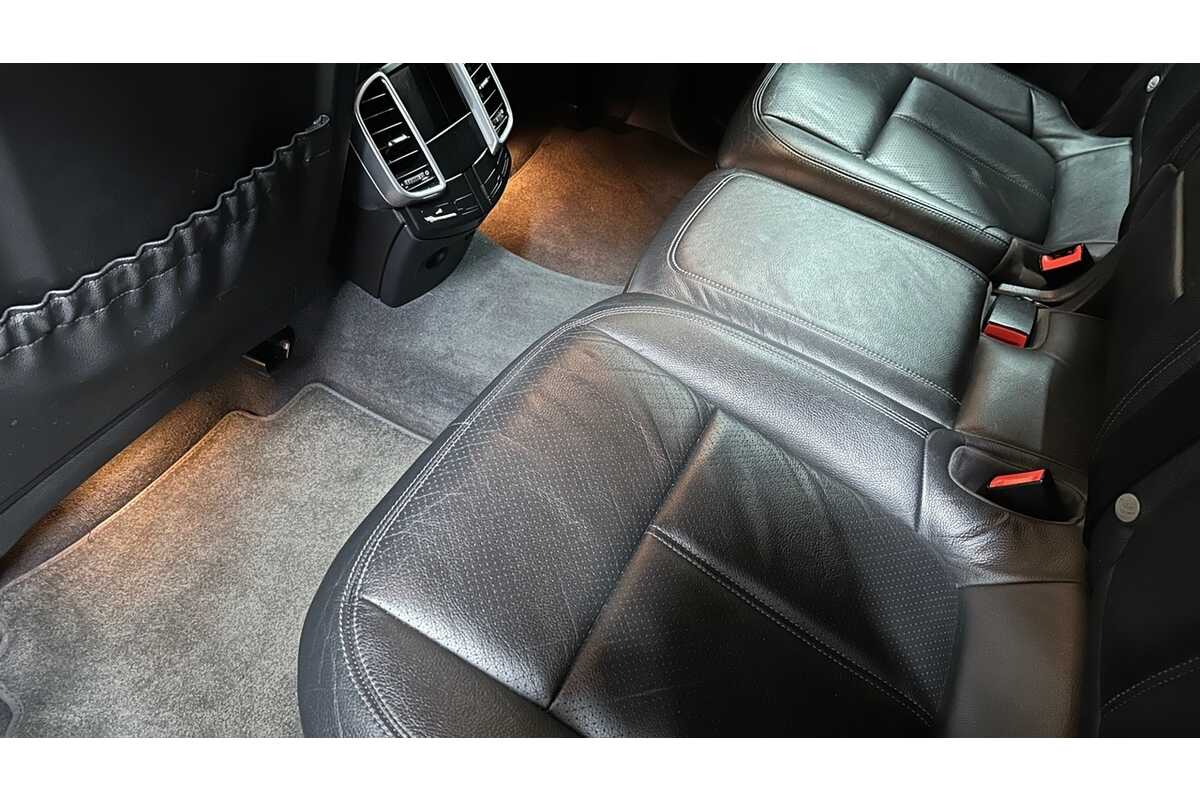 2011 Porsche Cayenne Tiptronic 92A MY11