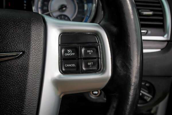 2014 Chrysler 300 Limited LX