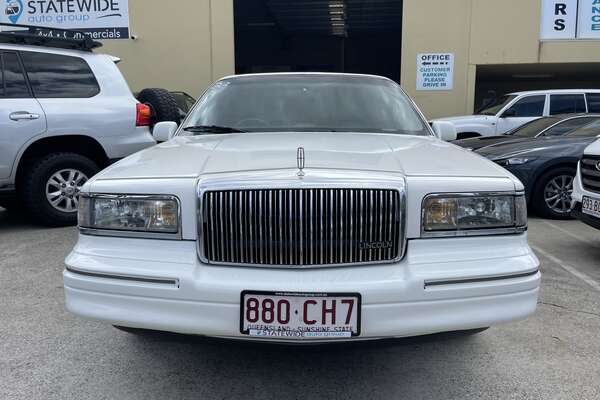 1997 Lincoln Town Car Limousine Series II