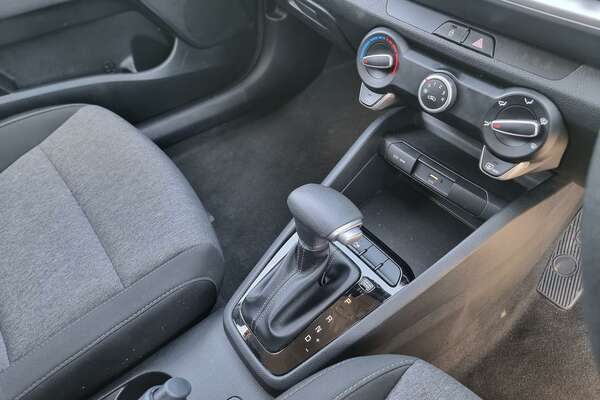 2022 Kia Stonic S YB