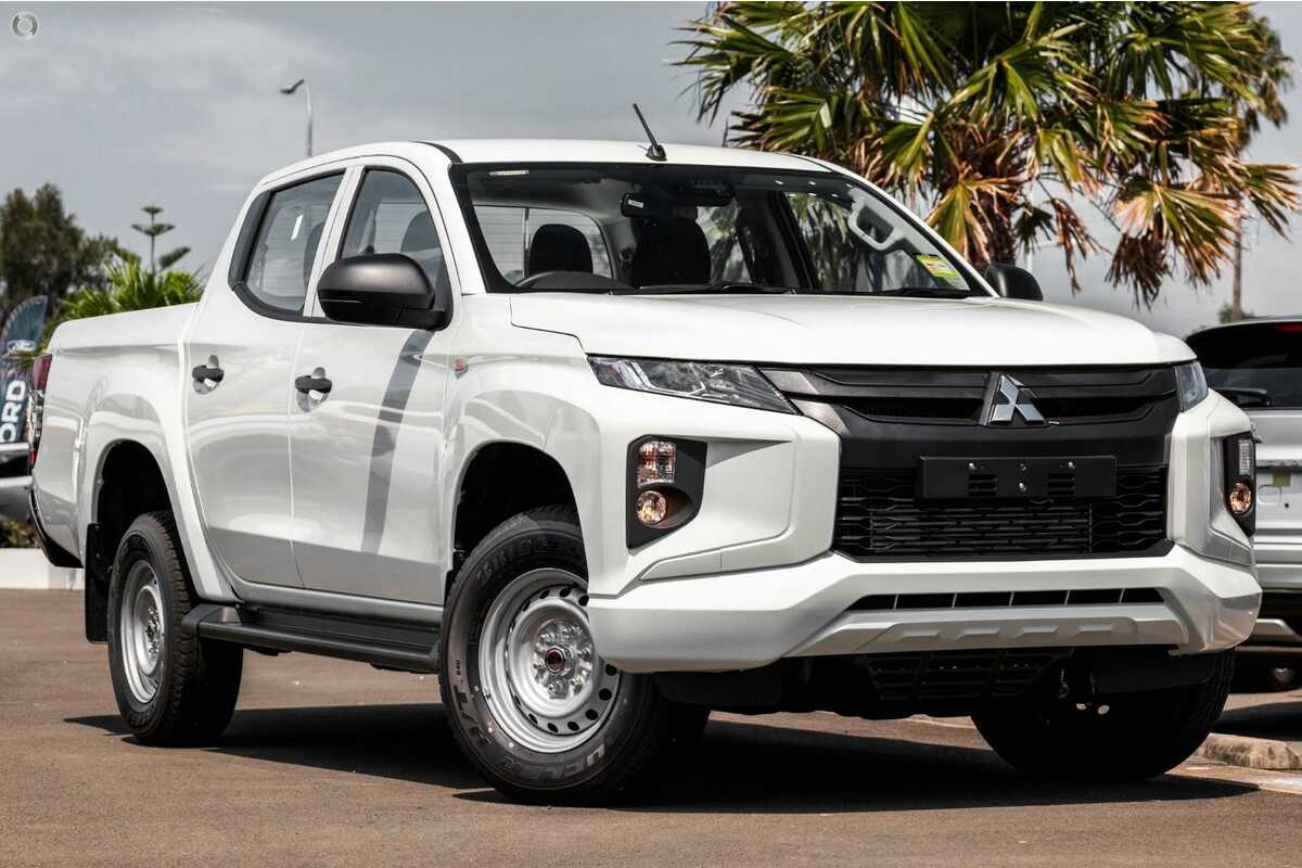 2023 Mitsubishi Triton GLX MR
