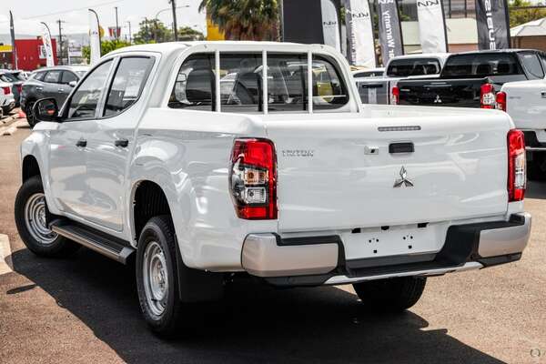 2023 Mitsubishi Triton GLX MR
