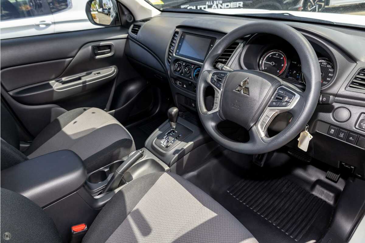 2023 Mitsubishi Triton GLX MR
