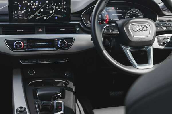 2020 Audi A4 35 TFSI S line B9