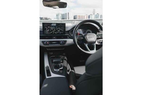 2020 Audi A4 35 TFSI S line B9