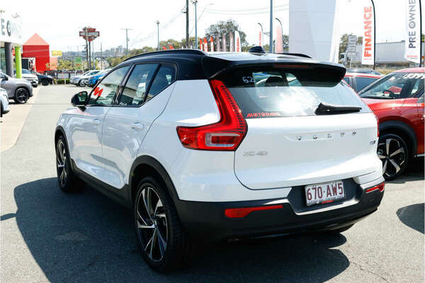 2020 Volvo XC40 T5 R-Design