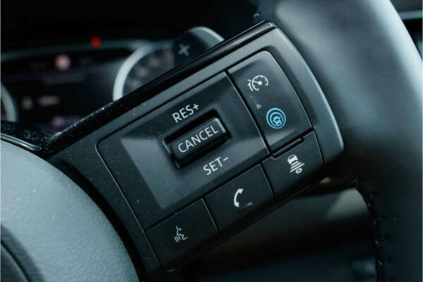 2022 Nissan Pathfinder ST-L R53