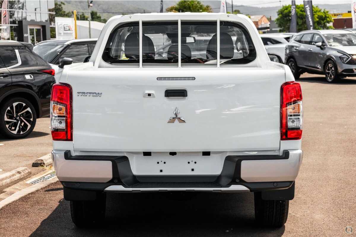 2023 Mitsubishi Triton GLX MR