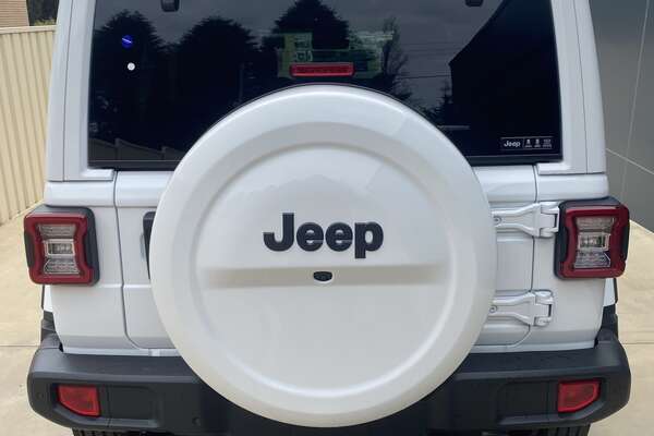 2022 Jeep Wrangler Unlimited Overland JL V2