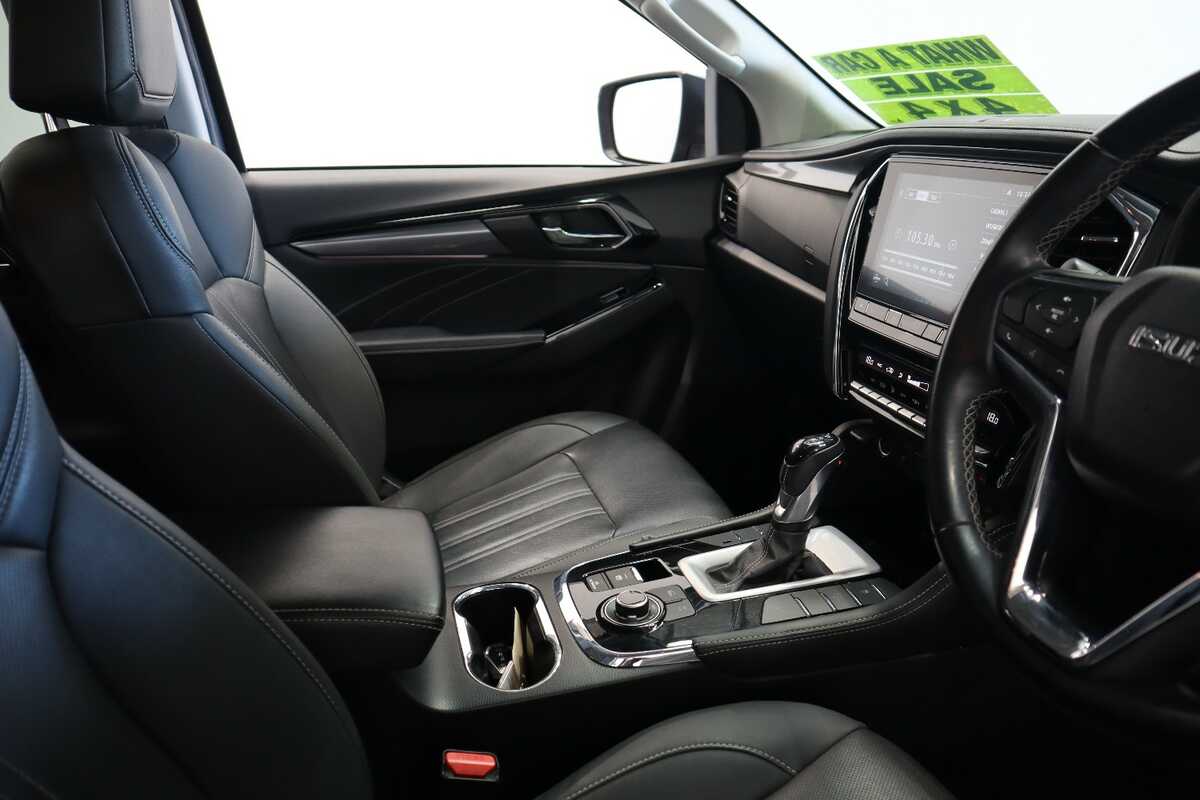 2021 Isuzu MU-X LS-T 4x4 SEQ SPORTS MODEWAGON UJOR106