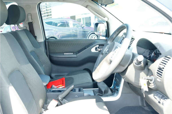 2013 Nissan Navara ST D40 Series 6