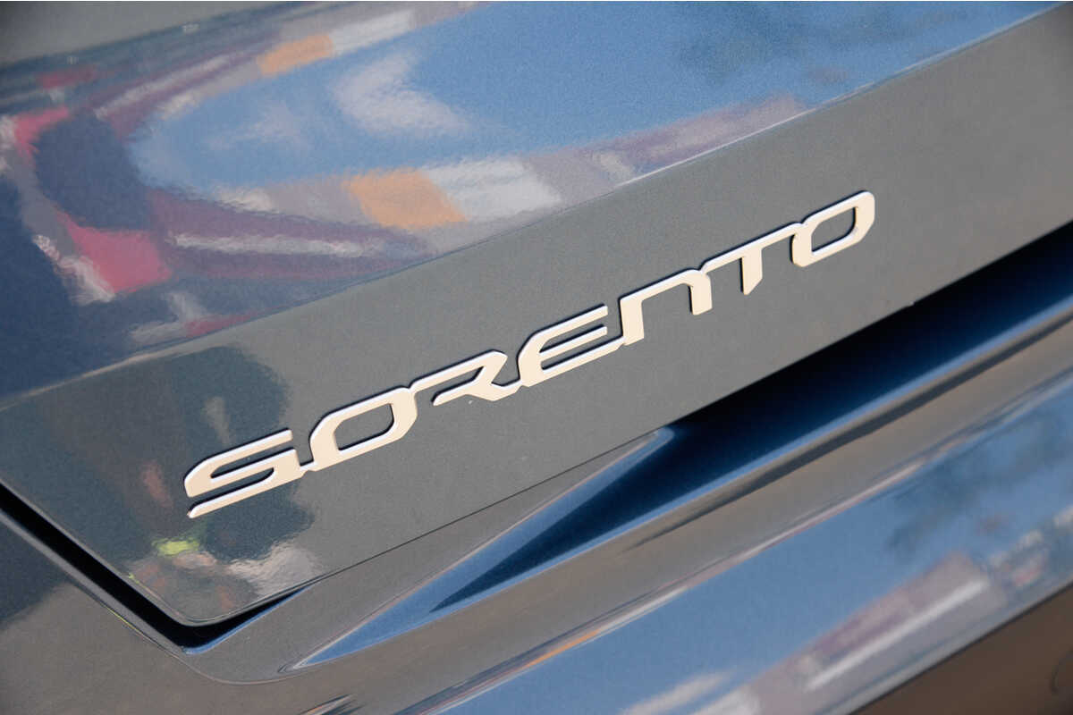 2023 Kia Sorento S MQ4