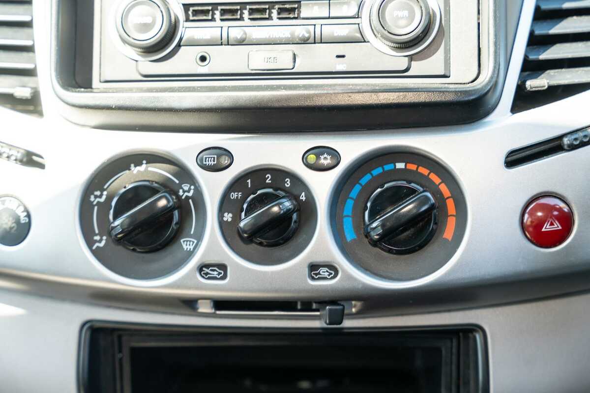 2012 Mitsubishi Triton GL-R MN