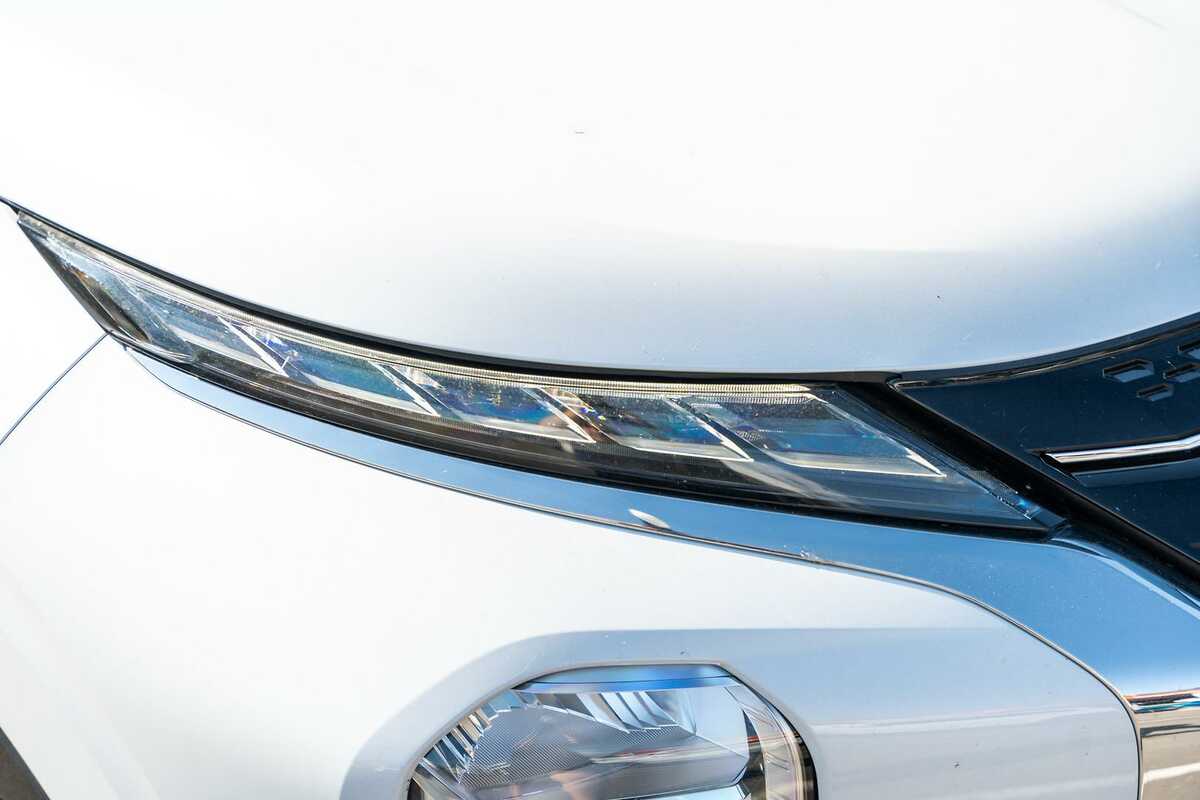 2023 Mitsubishi Outlander ES ZM