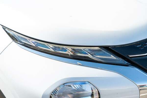 2023 Mitsubishi Outlander ES ZM