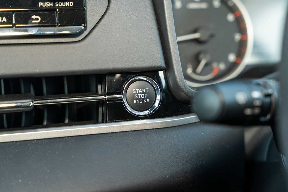 2023 Mitsubishi Outlander ES ZM