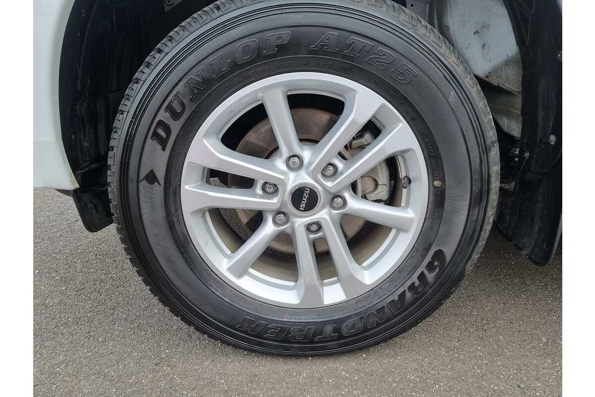 2022 Isuzu MU-X LS-M