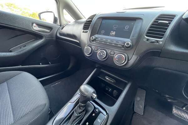 2017 Kia Cerato S YD