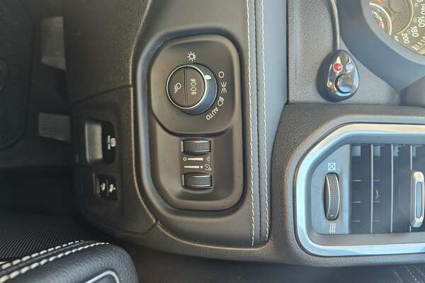 2021 RAM 1500 LARAMIE DT MY21