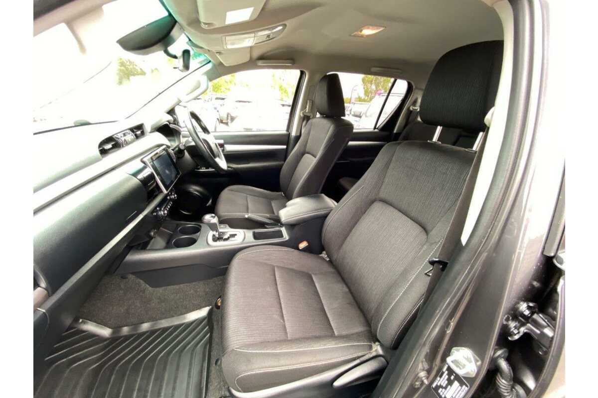 2020 Toyota HiLux SR5 GUN126R