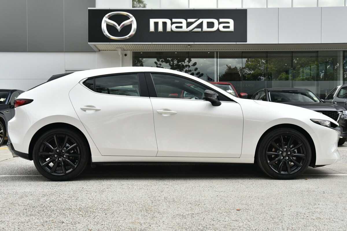 White mazda store 3 hatchback