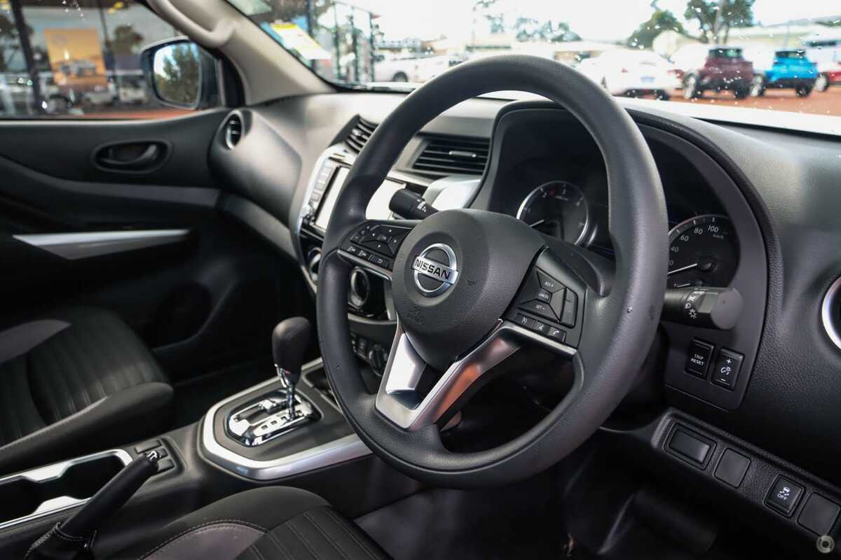 2023 Nissan Navara SL D23