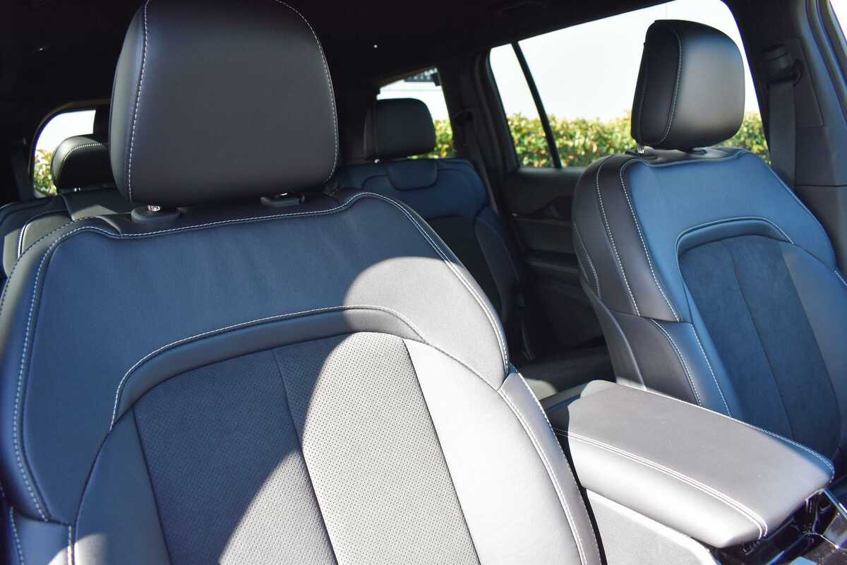 2022 Jeep Grand Cherokee L Night Eagle WL
