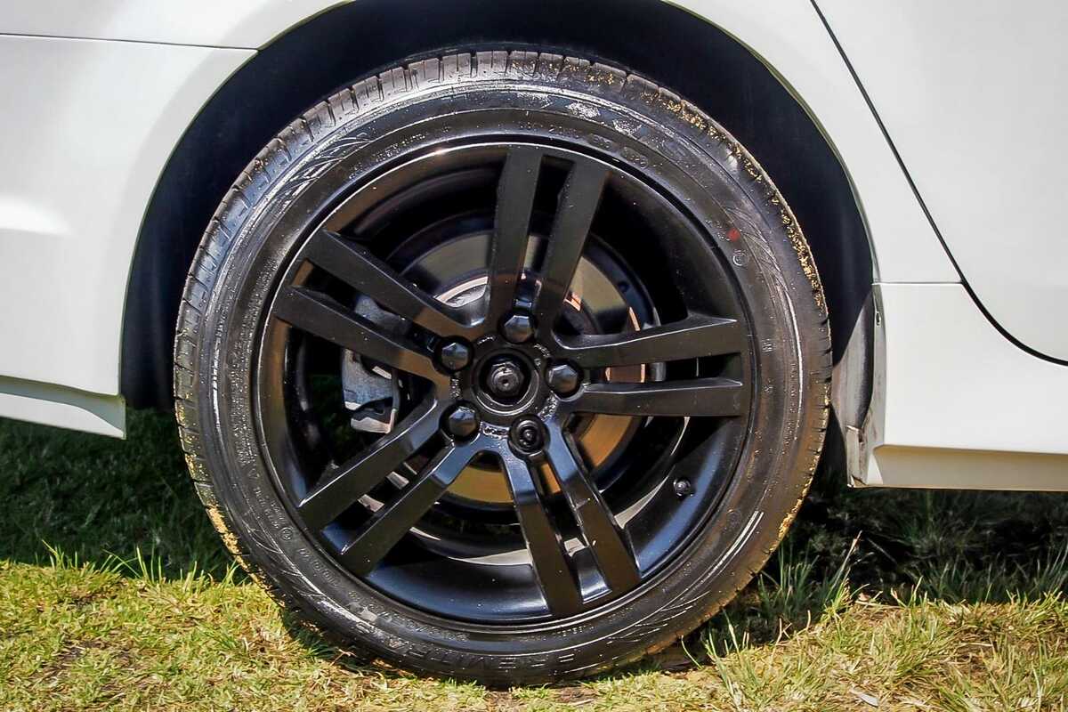 2010 Holden Commodore SV6 VE