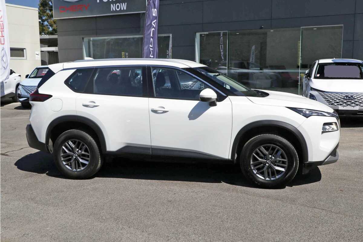 2022 Nissan X-TRAIL ST T33