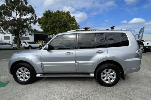 2010 Mitsubishi Pajero Platinum Edition NT