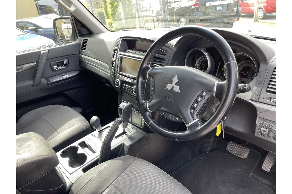 2010 Mitsubishi Pajero Platinum Edition NT