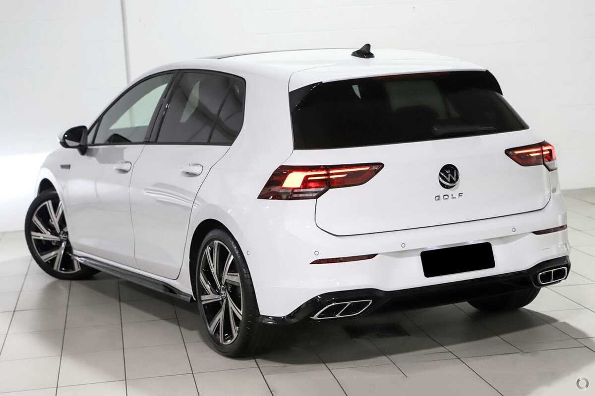 2023 Volkswagen Golf 110TSI R-Line 8