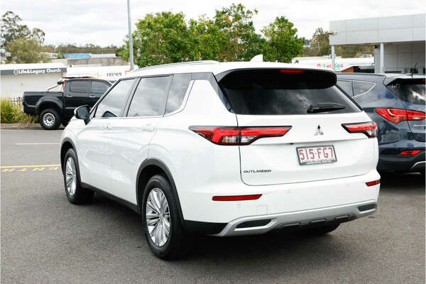2022 Mitsubishi Outlander LS ZM