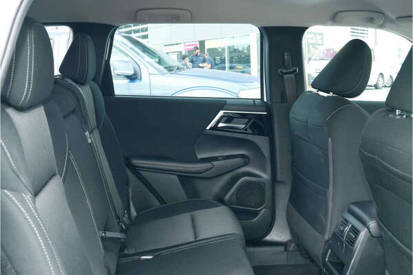 2022 Mitsubishi Outlander LS ZM