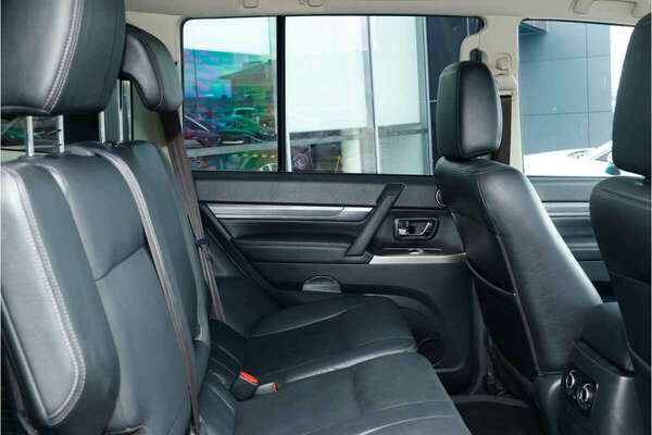 2018 Mitsubishi Pajero Exceed NX