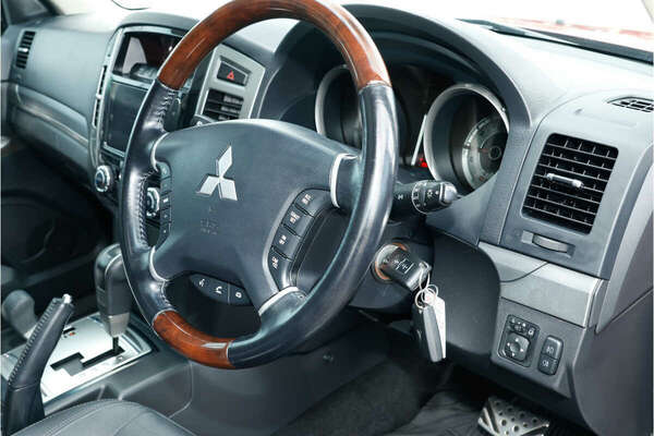 2018 Mitsubishi Pajero Exceed NX