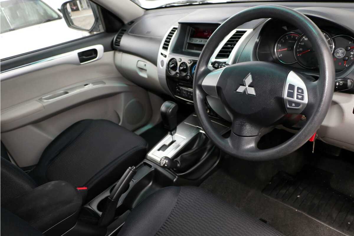 2012 Mitsubishi Challenger  PB