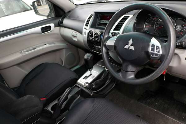 2012 Mitsubishi Challenger  PB