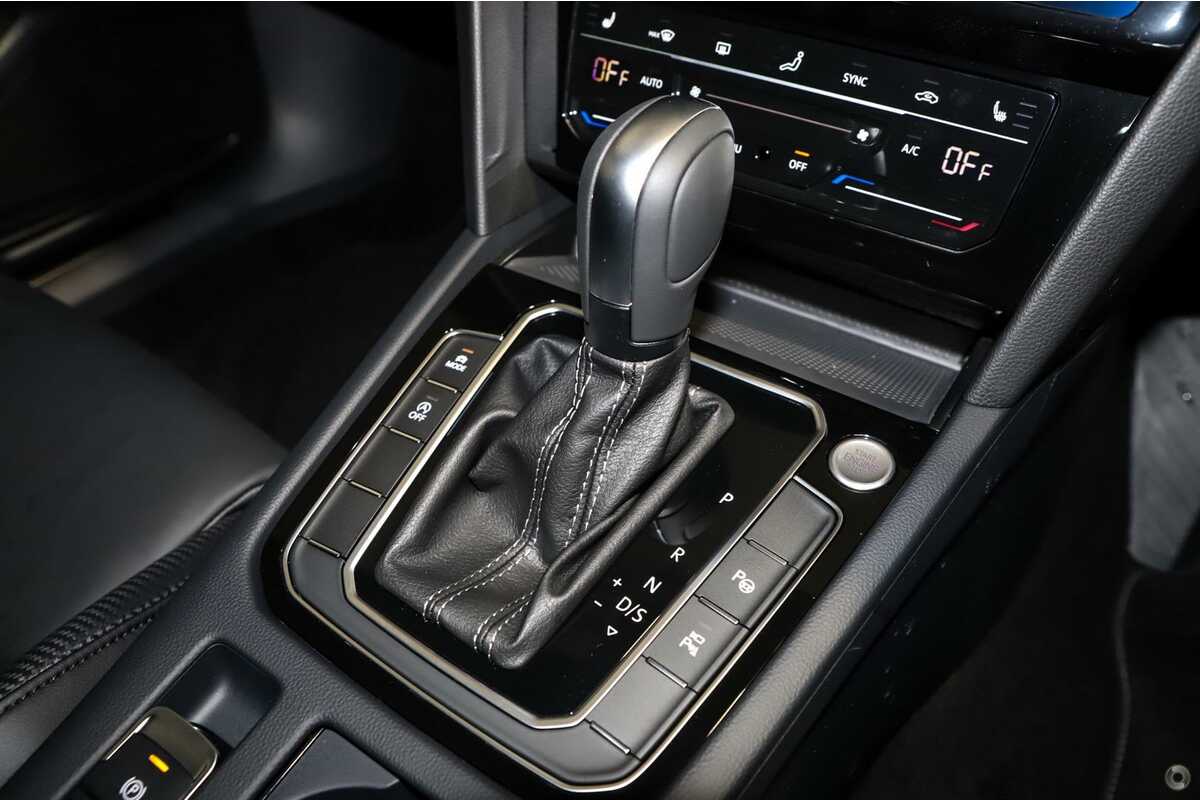 2022 Volkswagen Passat 206TSI R-Line B8