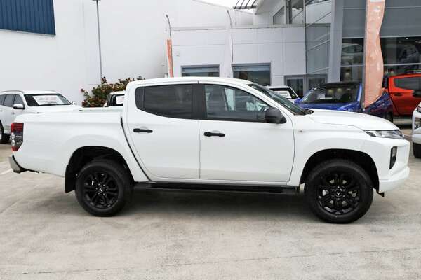 2023 Mitsubishi Triton GLX-R MR