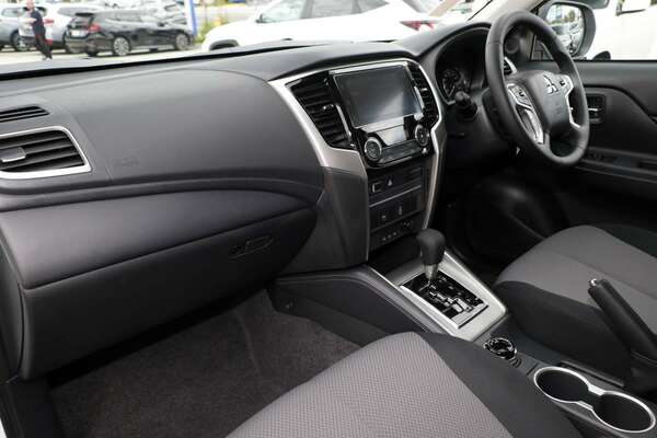 2023 Mitsubishi Triton GLX-R MR